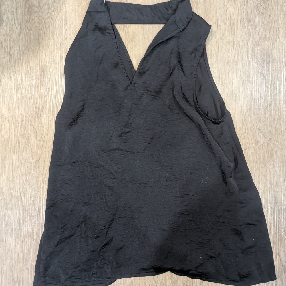 Design Lab Lord & Taylor Black V-Neck Tank Top